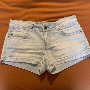 Bongo Light Wash Jean Shorts - Size 5